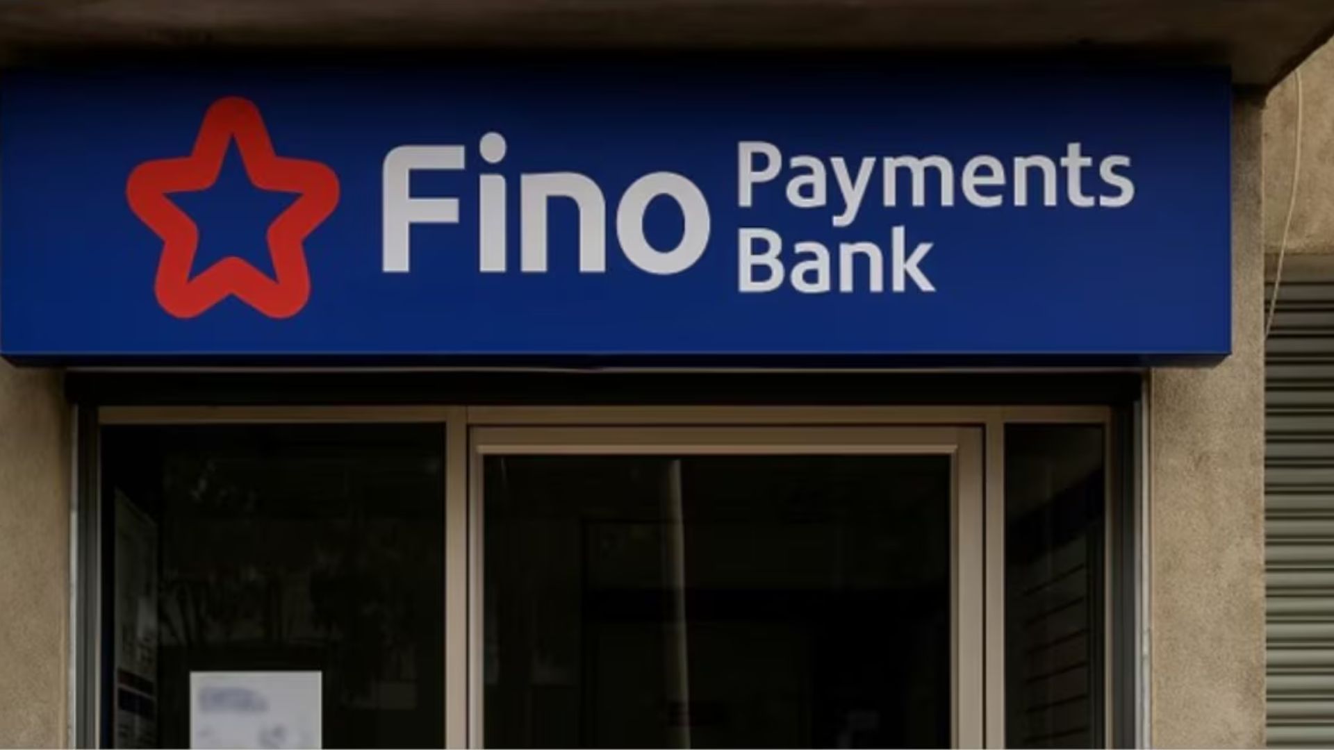 Fino Bank Under Pressure: CCO Resigns, Stock Slides Further